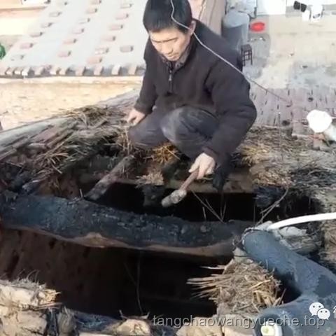 房顶的瓦片会滑落？还是你有办法！✨, 逆向思维, 跨界融合, 创新解决方案, 预防性设计